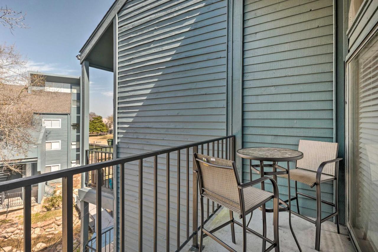 Idyllic Montgomery Condo With Pool And Lake View! Luaran gambar