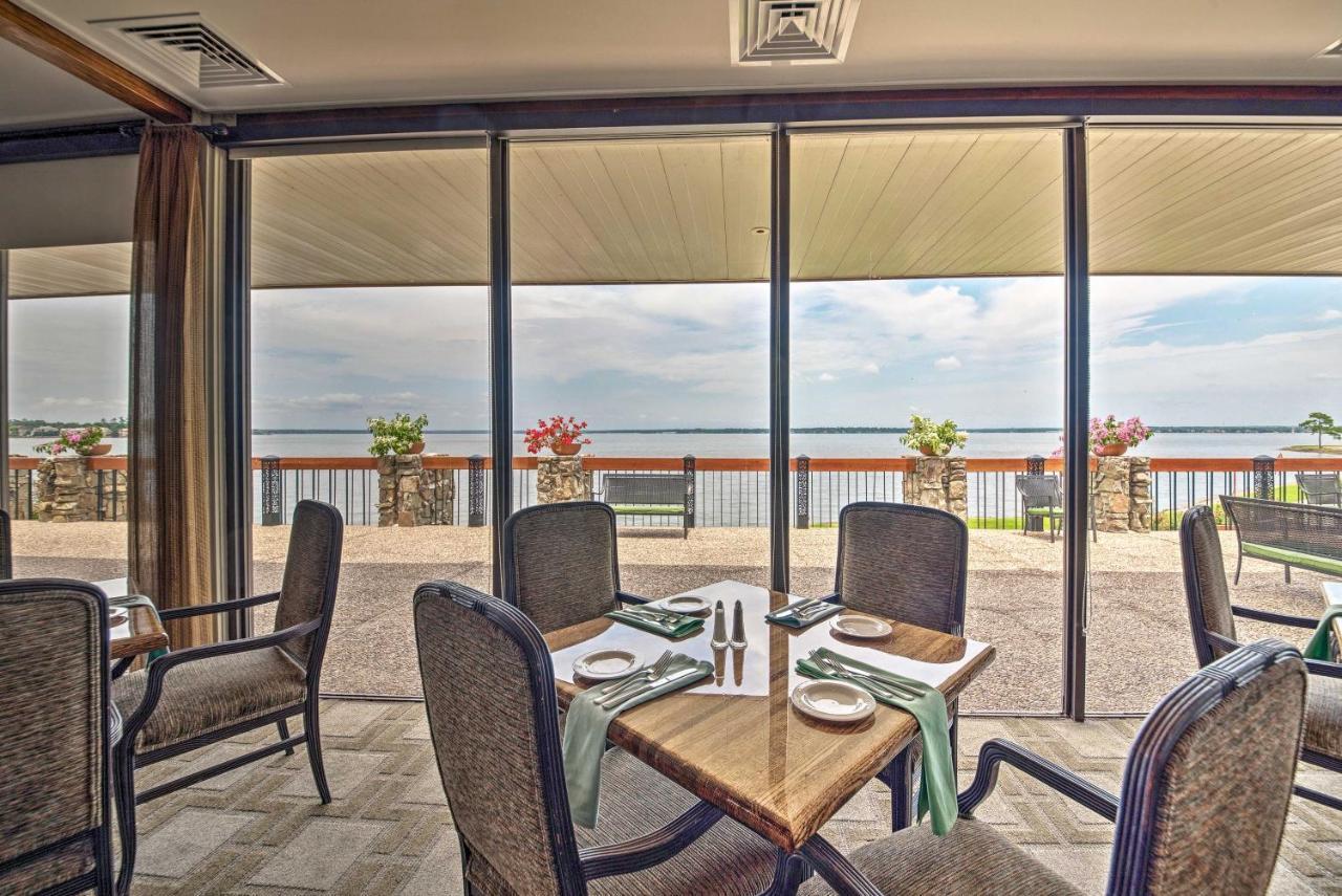 Idyllic Montgomery Condo With Pool And Lake View! Luaran gambar