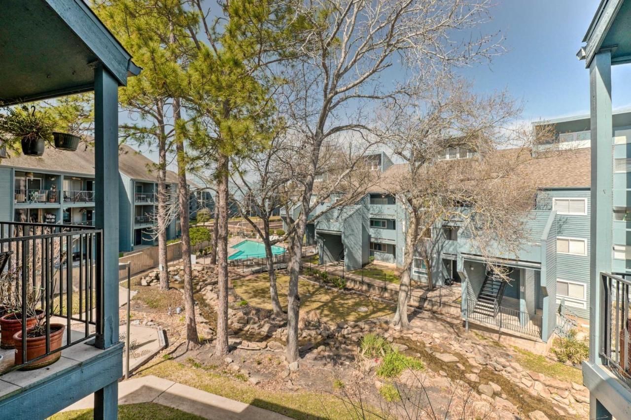 Idyllic Montgomery Condo With Pool And Lake View! Luaran gambar