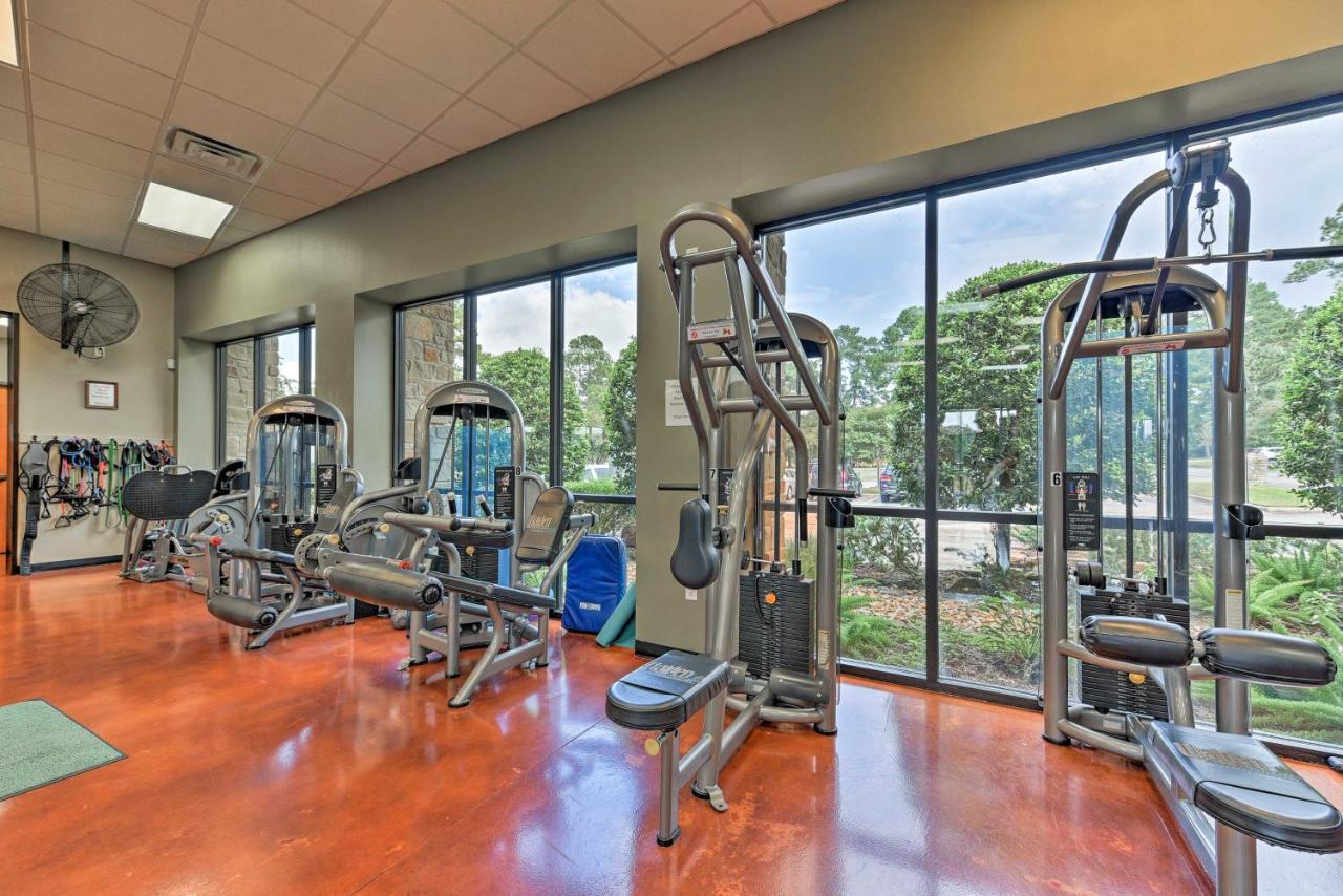 Idyllic Montgomery Condo With Pool And Lake View! Luaran gambar