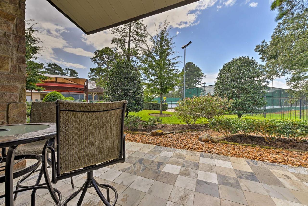 Idyllic Montgomery Condo With Pool And Lake View! Luaran gambar