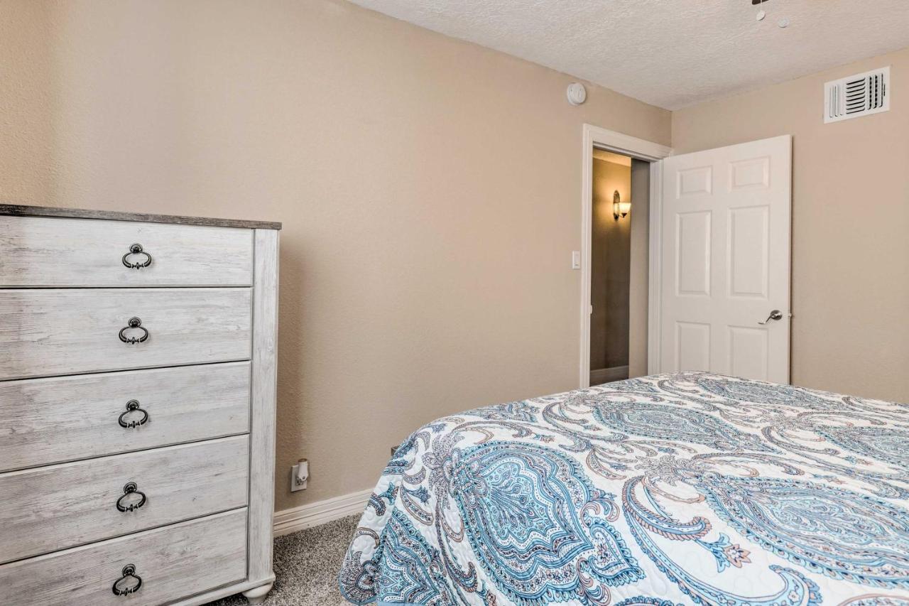 Idyllic Montgomery Condo With Pool And Lake View! Luaran gambar