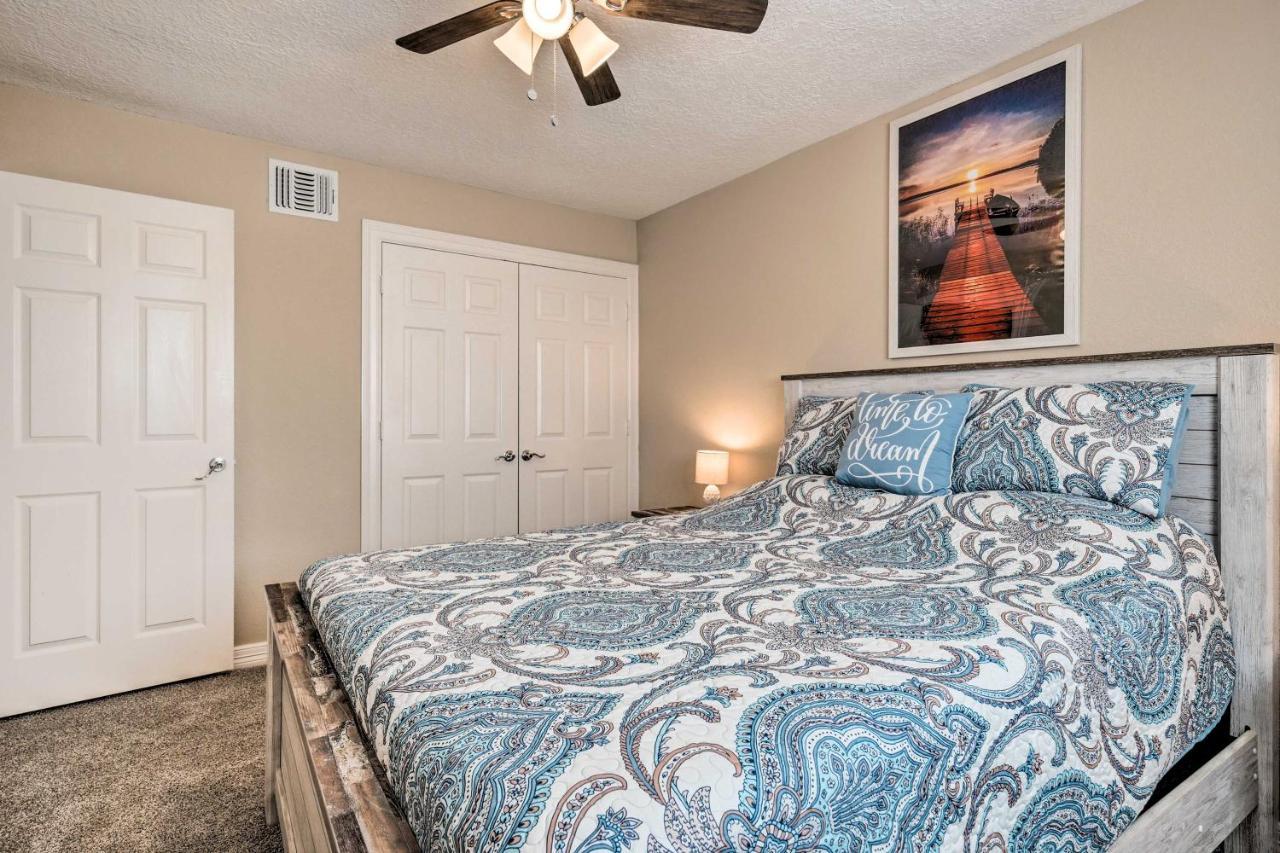Idyllic Montgomery Condo With Pool And Lake View! Luaran gambar